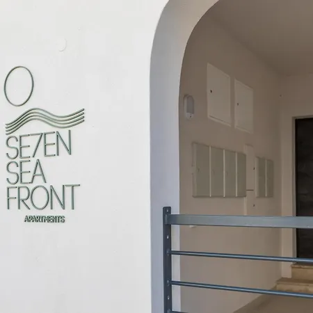 Guest house Seven Seafront 3*